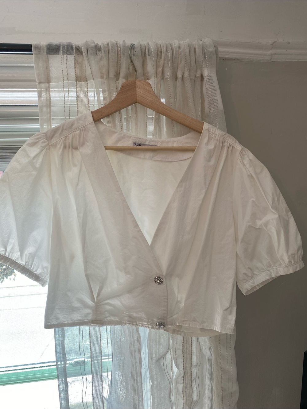 Cropped Button Front White Top - Picture 4 of 6